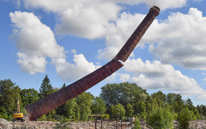 Püssi Elektrijõujaama 72 meetri kõrguse korstna lammutamine