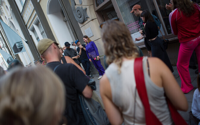 Loora Kaubi isiknäituse „Kuigi tihti tajub ta mingit eredamat valgust“ avamine Draakoni galeriis