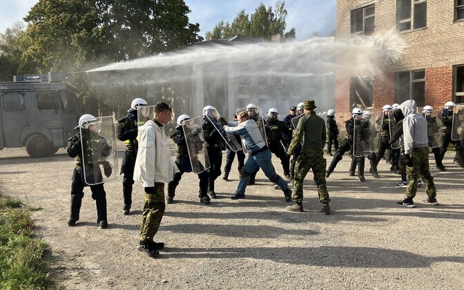 Members of the under-formation crisis reserve unit training in Tapa.