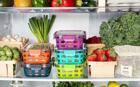 Пластиковые контейнеры.