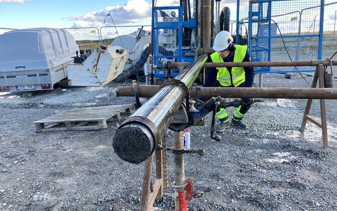 Test boring for phosphate rock at  Aru-Lõuna.