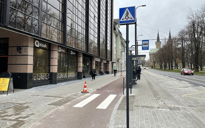 Лес из дорожных знаков на бульваре Каарли исчез.