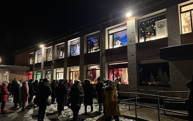 Teisipäeva õhtul süüdati tuled 46-l Väätsa jõuluaknal, mis ootavad uudistajaid ööpäevaringselt kuni 6. jaanuarini.