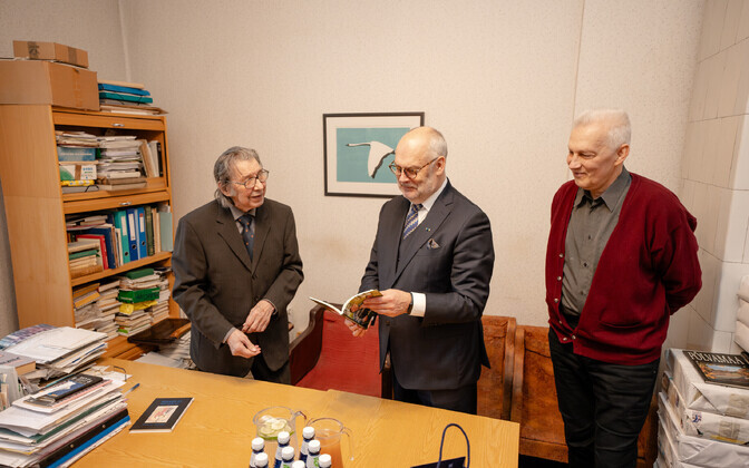 Alar Karis avas Tartus raamatuaasta