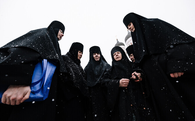 монахини Пюхтицкого монастыря.