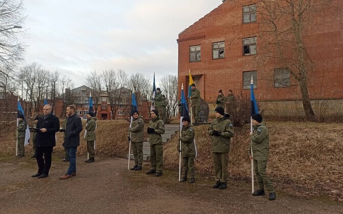 В Нарве прошли траурные мероприятия в годовщину бомбардировки 1944 года.