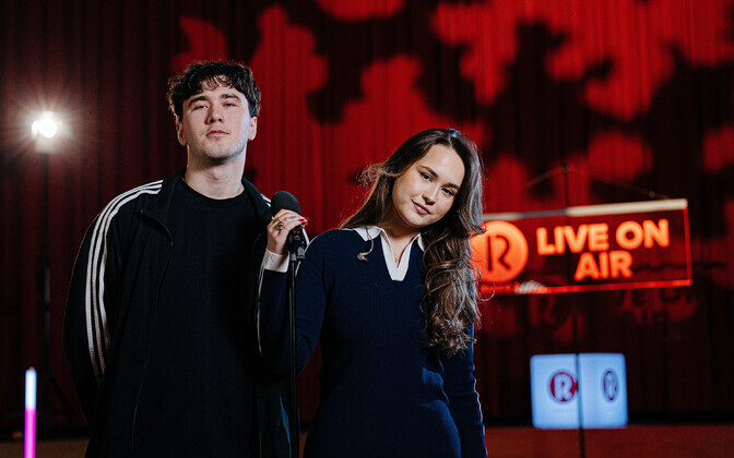 R2 minilaiv: Emily J