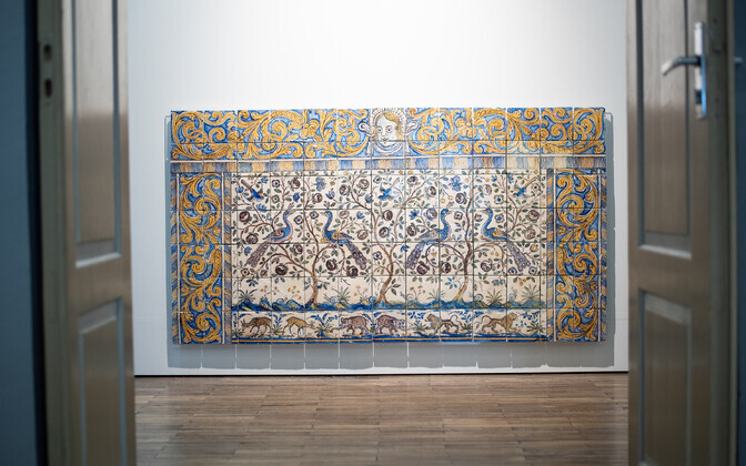 Azulejo’sid hakati kõigepealt valmistama islami päritolu tehnikate abil ning varastel kahhelmaalidel näebki lopsakaid taimemustreid.