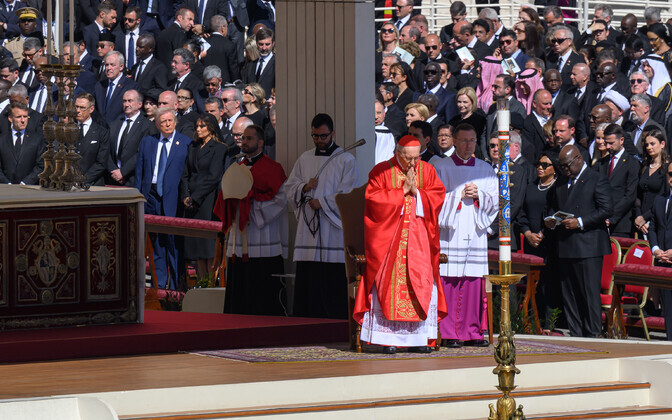 Paavst Franciscuse matusemissa.