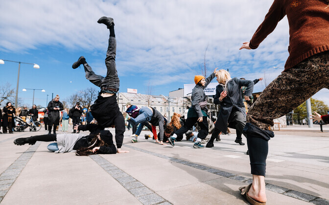 Rahvusvahelise tantsupäeva aktsioon Balti jaamas