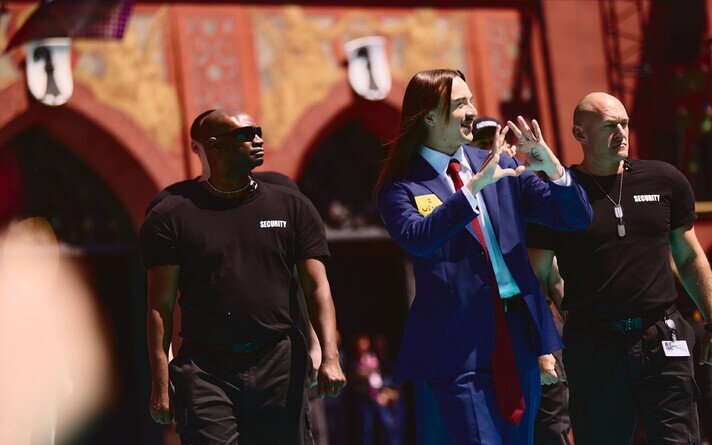 Eurovisiooni türkiissinine vaip, Eestit esindav Tommy Cash