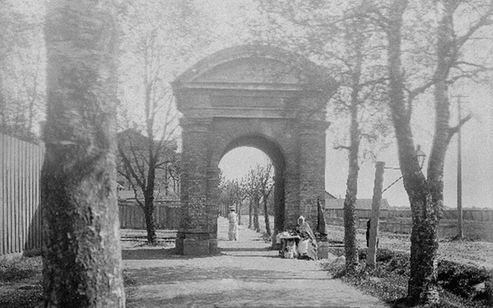 Seywangi allee ja nn Surmavärav Kopli ja Volta tänava nurgal, u 1900–1910