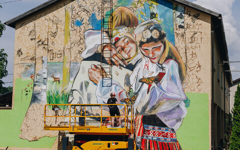 Catalan artist Lily Brick and her mural 