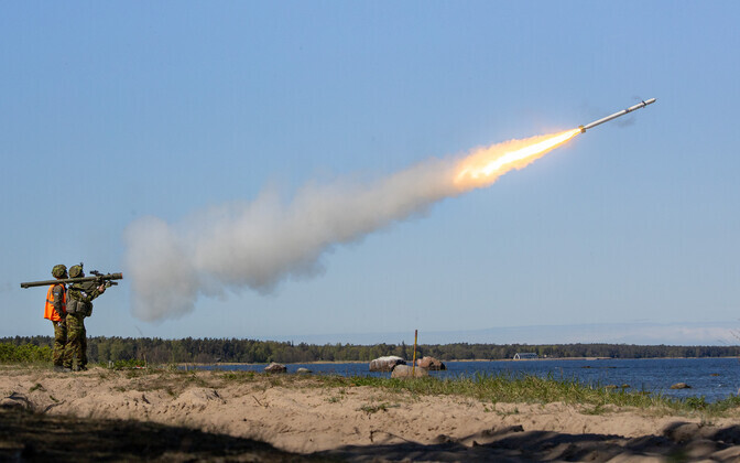 EDF members practice taking out drones with piorun air defense systems during Exercise Hedgehog (Siil) 2025.