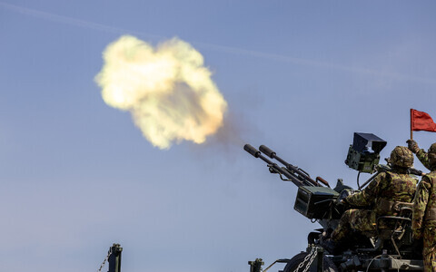 EDF members practice shooting exercises with a vehicle-launched Mistral at Rutja beach during  Exercise Hedgehog (Siil) 2025.