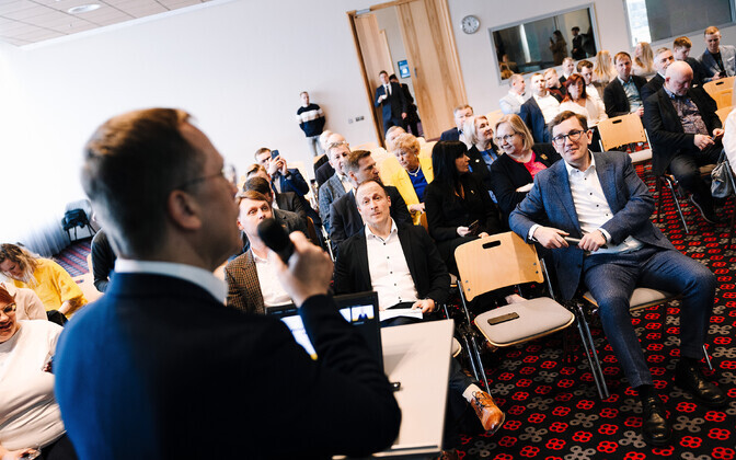 Совет Партии реформ собрался для утверждения коалиционного соглашения.