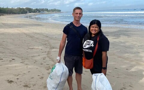 Agustina Iskandar Crombach with ther husband on World Cleanup Day in Bali.
