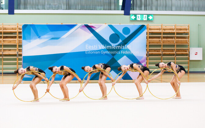 Eesti iluvõimlemiskoondise kontrolltreening. Eesti juunioride rühmkava koondis
