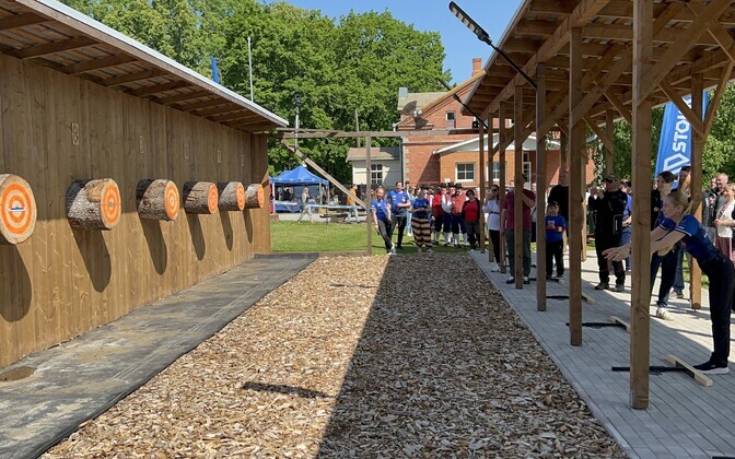 Открытие центра метания топоров в Мяэтагузе.