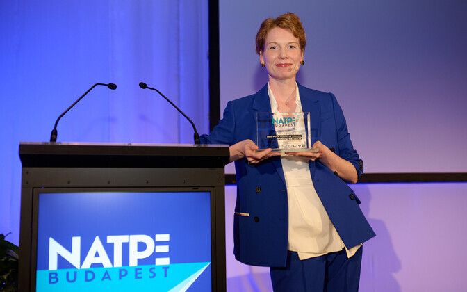 Erle Loonurm Pitch & Play Live! auhinda vastu võtmas