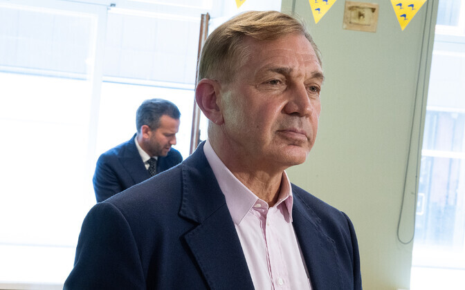 Кандидат на пост мэра Таллинна Урмас Сыырумаа (слева) и вице-мэр Пяртель-Пеэтер Пере.