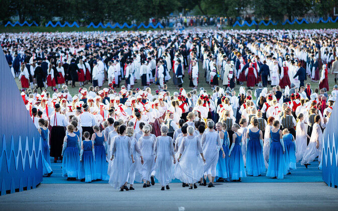 Tantsupeo esimene etendus