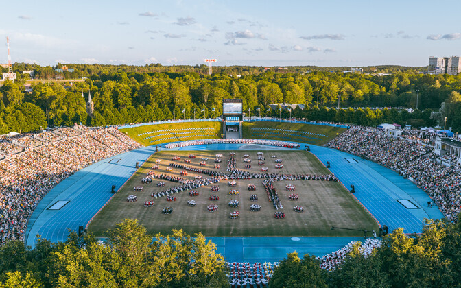 Droonifotod tantsupeo esimesest etendusest