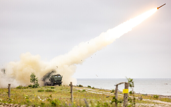 Reservists practiced live fire with Estonia’s HIMARS off the coast of Saaremaa for the first time on July 11, 2025.