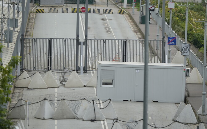 The new gates being installed on Estonia's side of the bridge over the Narva River.