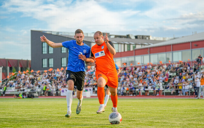 В Йыхви прошел матч сборной легенд Эстонии и команды ветеранов Ида-Вирумаа.