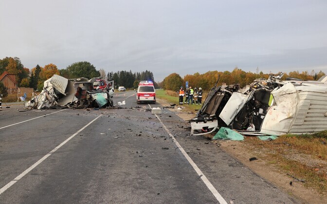 Aftermath of the fatal accident in Koosa, Tartu County, on the morning of Thursday, October 9, 2025.