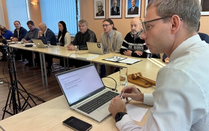 Kolmapäeva hommikul selle koosseisu viimasele istungile kogunenud Mulgi vallavolikogu tõmbas pidurit tuuleparkide arendamisele Mulgi vallas.