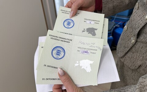 Teistkordne hääletamissedelite ülelugemine Kohtla-Järvel, 20.10.2025. Rikutud sedelid.