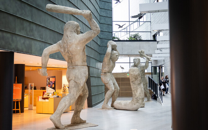 Скульптуры Эдит Карлсон с выставки Hora Lupi в Kumu.