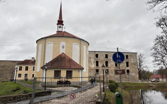 Põltsamaa kiriku kordategemist toetasid kohalikud inimesed tuhandete eurodega. Pühapäeval peeti kirikus tänujumalateenistust, mis on märk pika remondiaja lõppemisest.