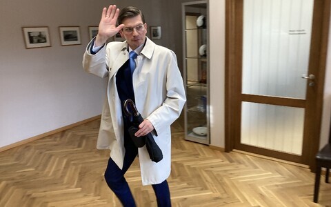 Max Kaur lahkus 2020. aasta sügisel Jõhvi vallavanema kohalt. Viis aastat hiljem on ta valmis vastu võtma Kohtla-Järve linnapea ülesanded.