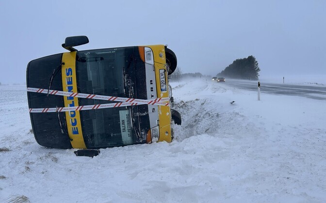 Автобус в кювете, 30.12.2025.