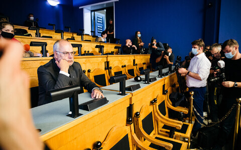 Alar Karis awaits the result of the second ballot, August 31, 2021. He was elected with 72 votes in favor at the 101-seat chamber.