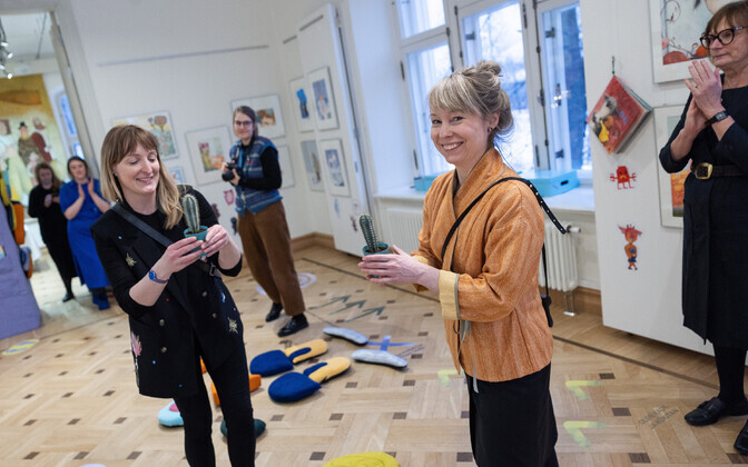 Eesti Lastekirjanduse Keskuses avati tunnete teemaline illustratsiooni- ja nukunäitus „Kõik tunded on õiged“