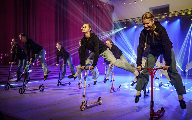 Koolitantsu Hiiumaa tantsupäev