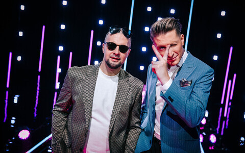 Ведущие Eesti Laul 2026 - Korea и Карл-Эрик Таукар.