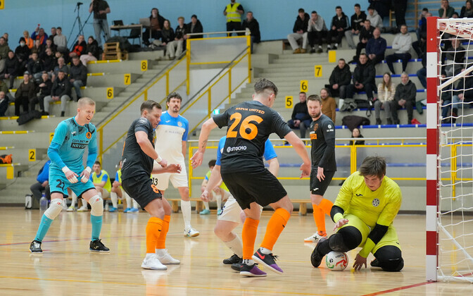 Вратарь Рене Колсар забил один из голов.