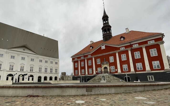 Ратушная площадь в Нарве.