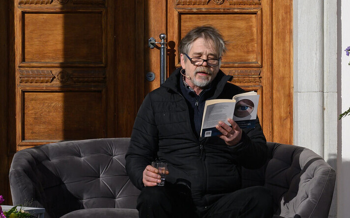 Tõnu Oja emakeelepäeval Kadriorus