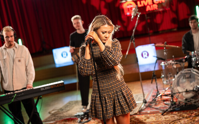 R2 minilaiv: Elina Born