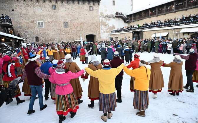Церемония поднятия флага на Тоомпеа 24 февраля 2025 года.