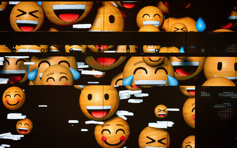 Ka vabariigi aastapäeva kontserdi videokujunduses kasutati tehisaru, täpsemalt siis Ura Siheti abi.