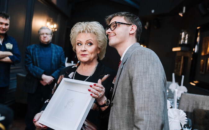 Anne Veski õnnitlemine juubeli üuhul