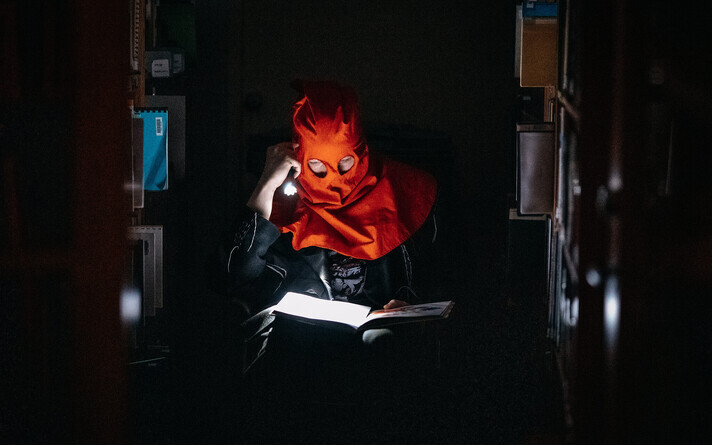 Hirmujuttude ettelugemine 2023. aastal Haapsalu õudus- ja fantaasiafilmide festivalil