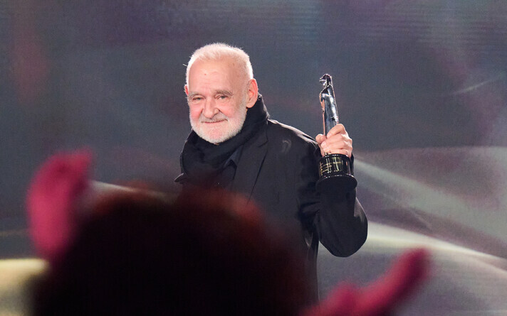 Tänavu jaanuaris meie hulgast lahkunud Béla Tarr sai 2023. aastal Euroopa Filmiakadeemia elutööauhinna.